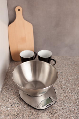MESKO KITCHEN SCALE WITH A BOWL 1,8L