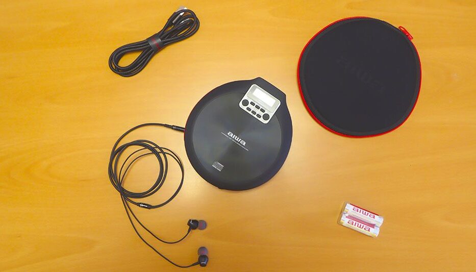 AIWA PORTABLE CD PLAYER WITH EARPHONES BLACK