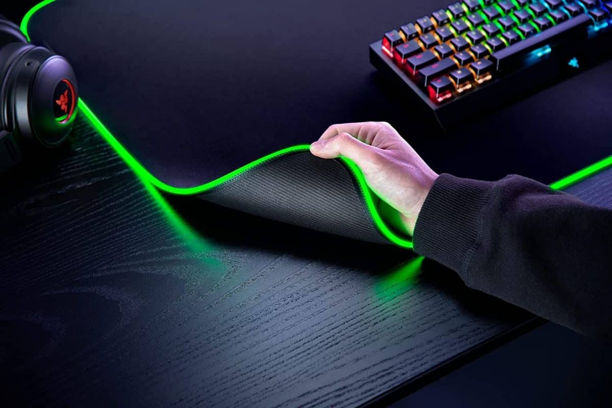 Razer Goliathus Chroma 3Xl – Gaming Mousepad – Rgb – Soft, Cloth Material – Balanced Control & Speed