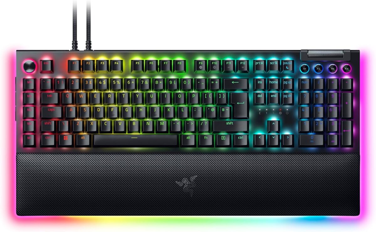 Razer BLACKWIDOW V4 PRO UK LAYOUT - Gaming Mechanical RGB Keyboard - Green Clicky Switches - Macros