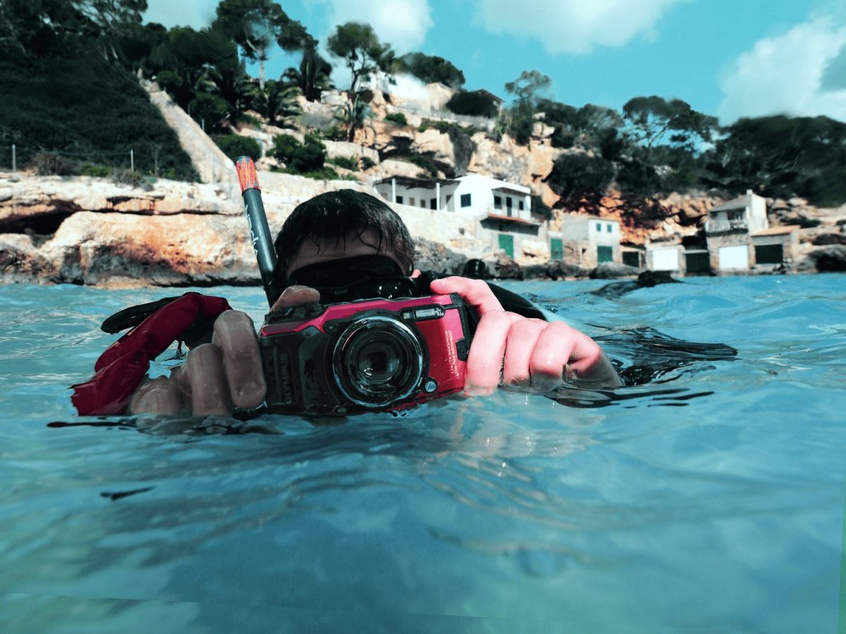 Olympus CHS-09 Floating Handstrap (red) for Tough series